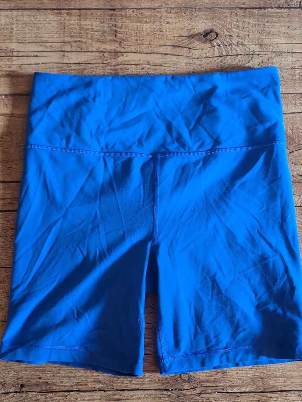 Medium Athleta 7" High Rise Biker Shorts